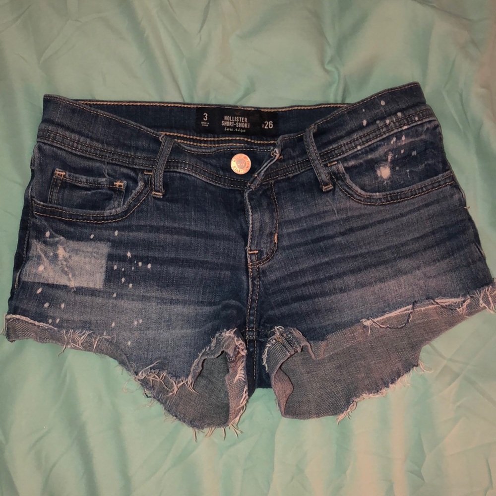 Size 3 Hollister short-shorts